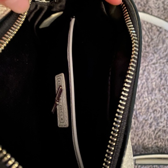 Henri Bender White Leather Crossbody - Picture 4 of 4